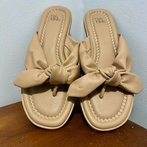 Time and Tru Nude Bow Sandals Slide Knot Strap Neutral Minimalist Size 7
